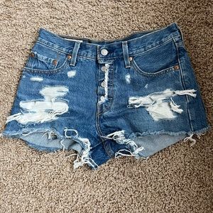 Levi’s 501 denim shorts size W25. Gently worn, no flaws or signs of wear